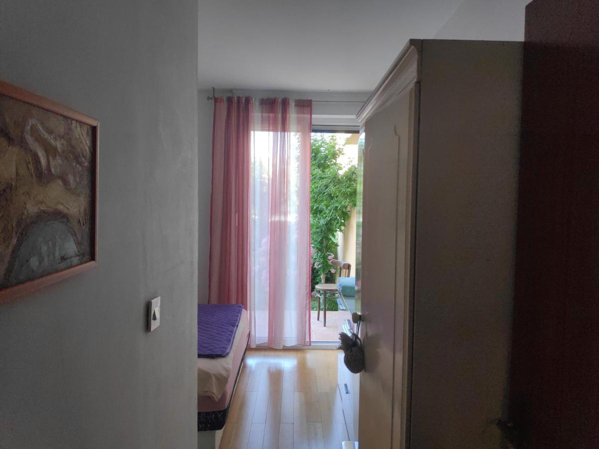 Spacious With Big Garden Near Appartement Split
